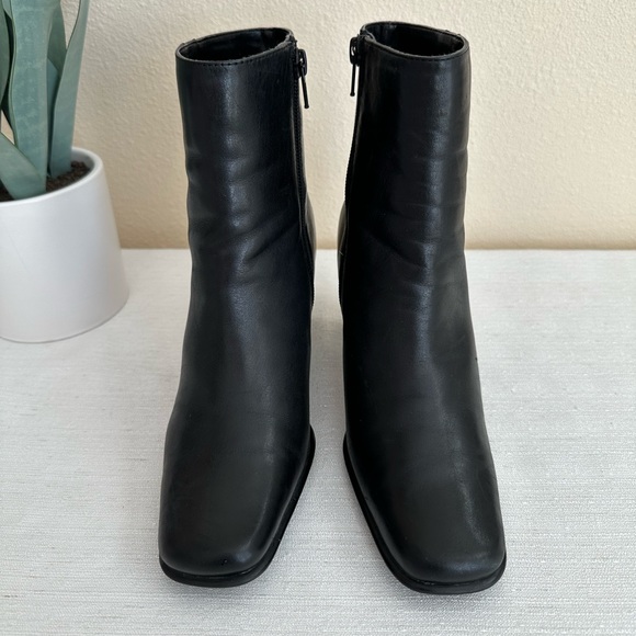 Karen Scott Jaquetta Vintage Black Leather Heeled Zip Ankle Boots Woman’s 5.5M - Picture 2 of 11